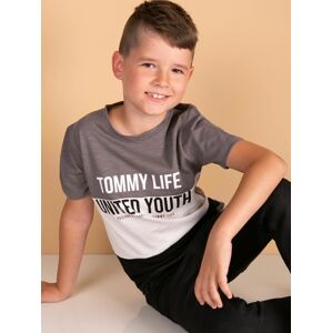 Šedé a černé tričko pro chlapce od TOMMY LIFE